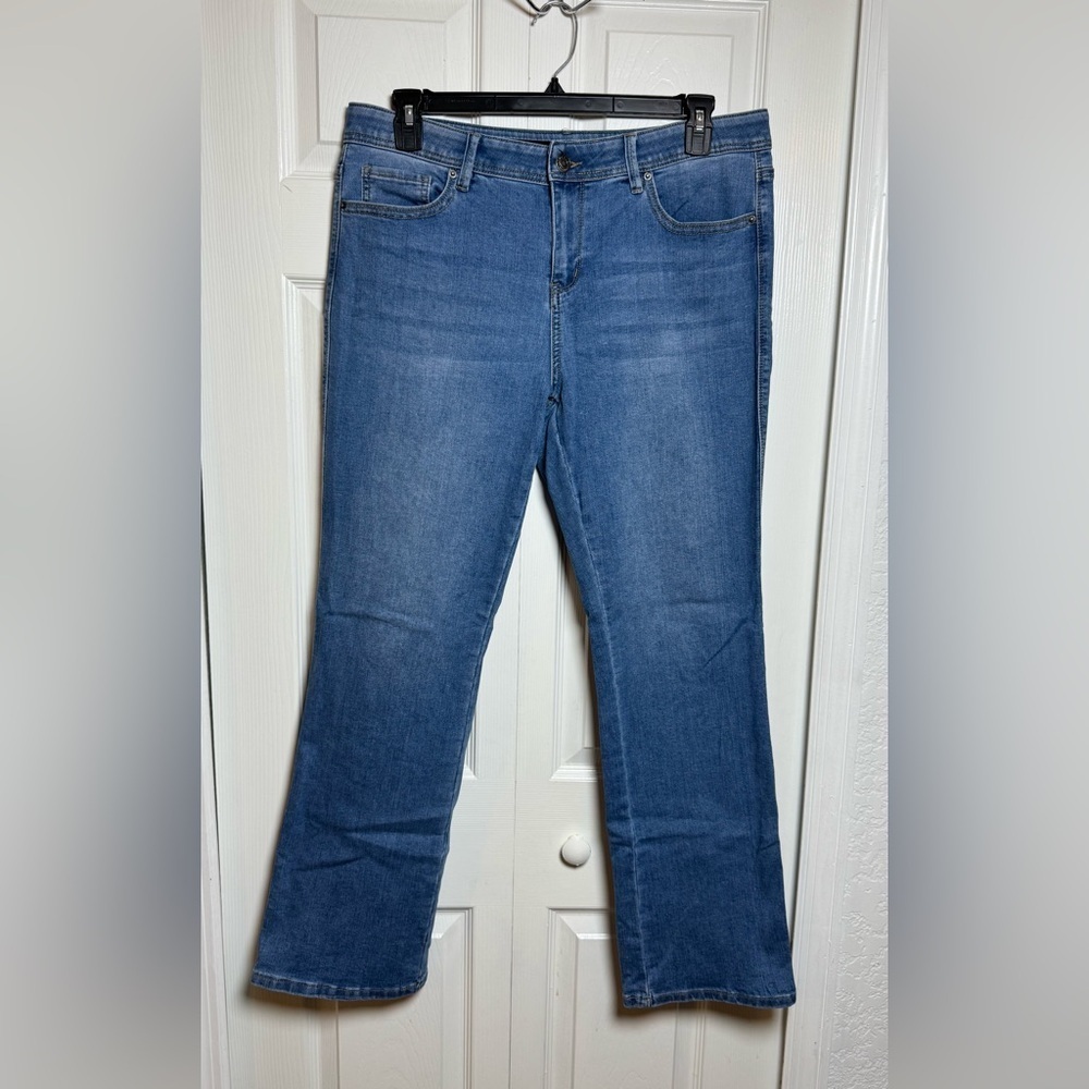 Stylish Blue Flare Women's Jeans by Lincoln Outfitters